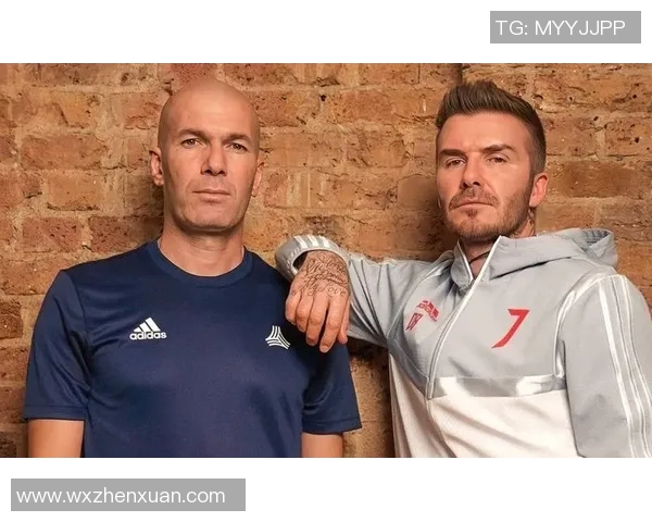 三位足球巨星同框合影展现精彩瞬间高清照片分享